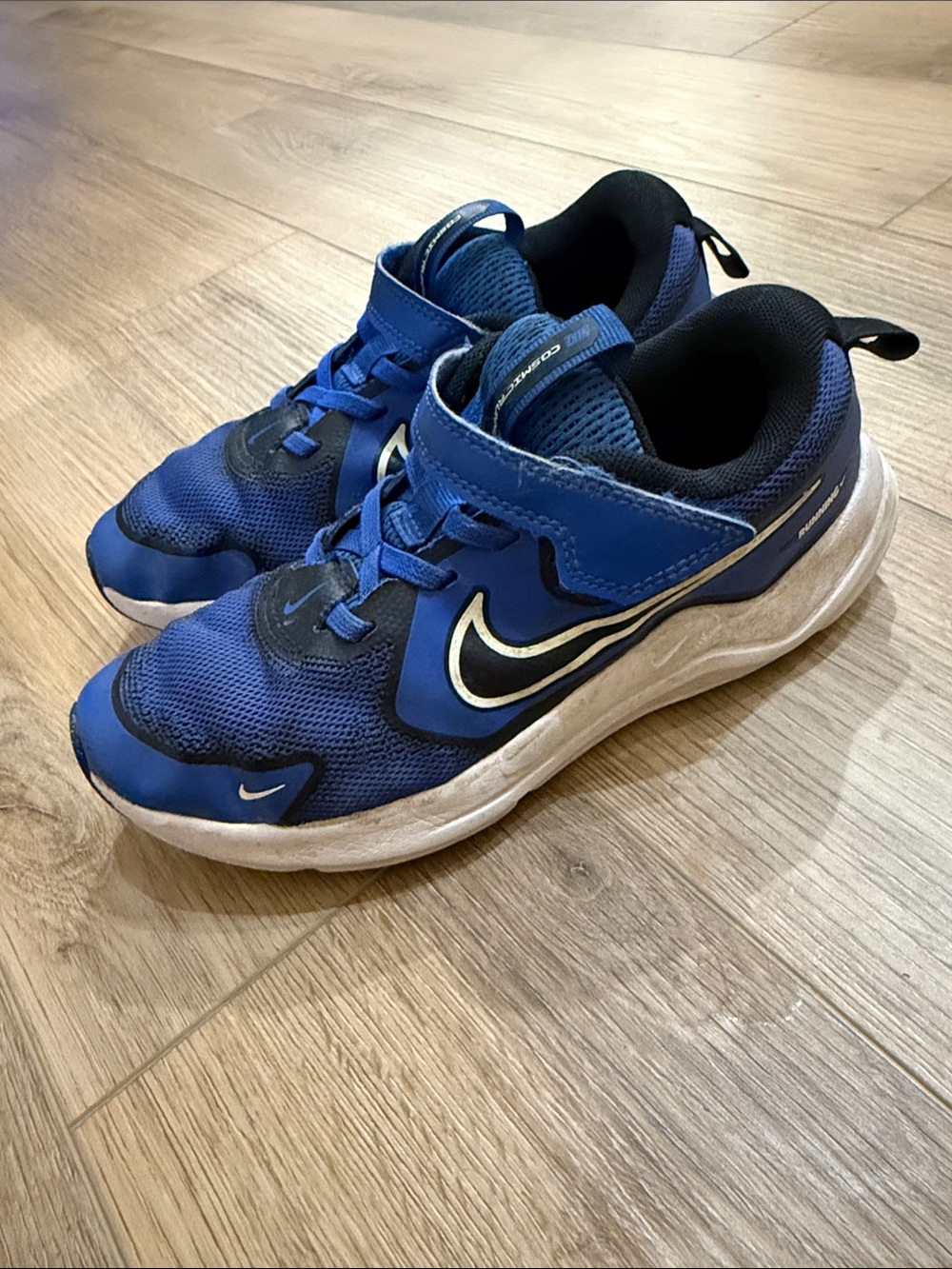 Boys shoes size 2